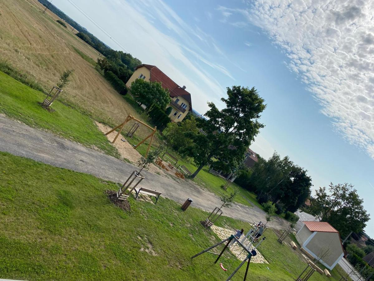 Penzion Rozkos Prŭhonice Dış mekan fotoğraf