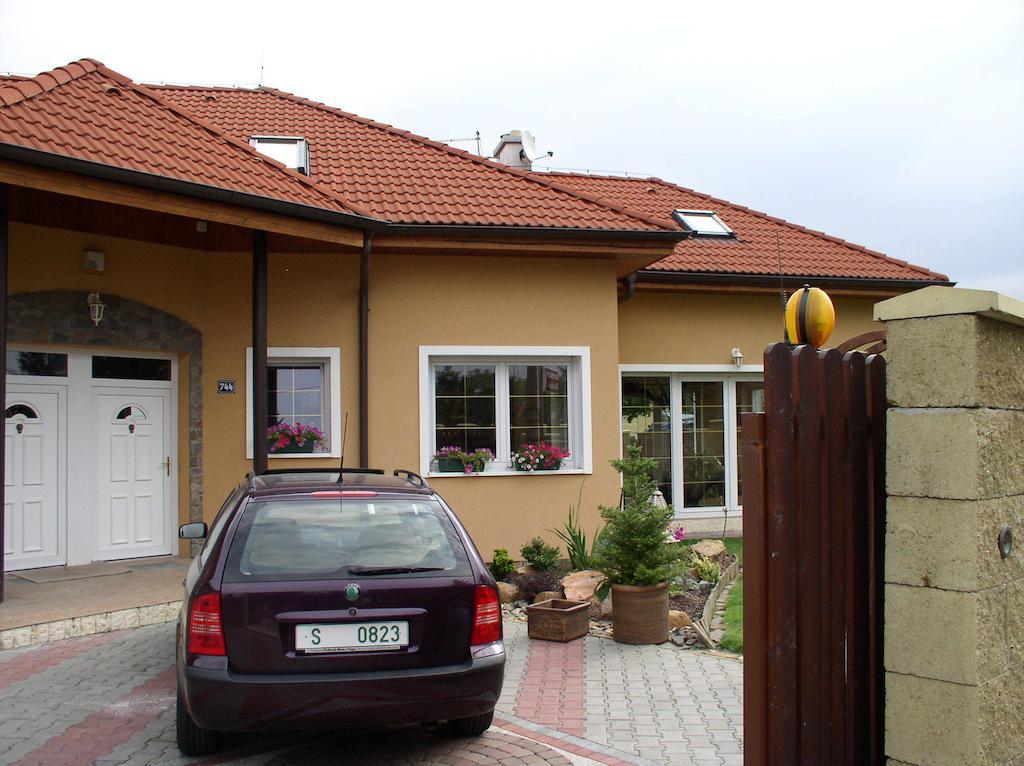 Penzion Rozkos Prŭhonice Dış mekan fotoğraf